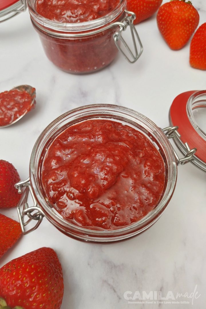Mermelada de Fresa in a jar