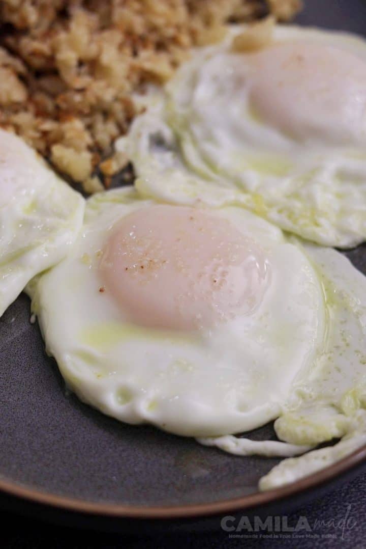 Huevos Fritos (Fried eggs) 9 Huevos Fritos con Reviro close up