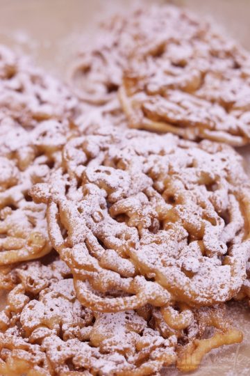 Pastel de Embudo (funnel cake)