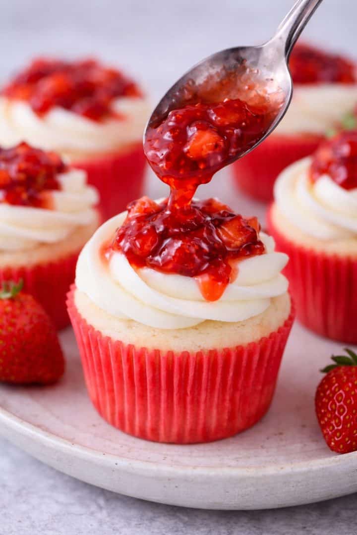 Strawberry Shortcake Cupcakes 6 strawberry shortcake cupcakes