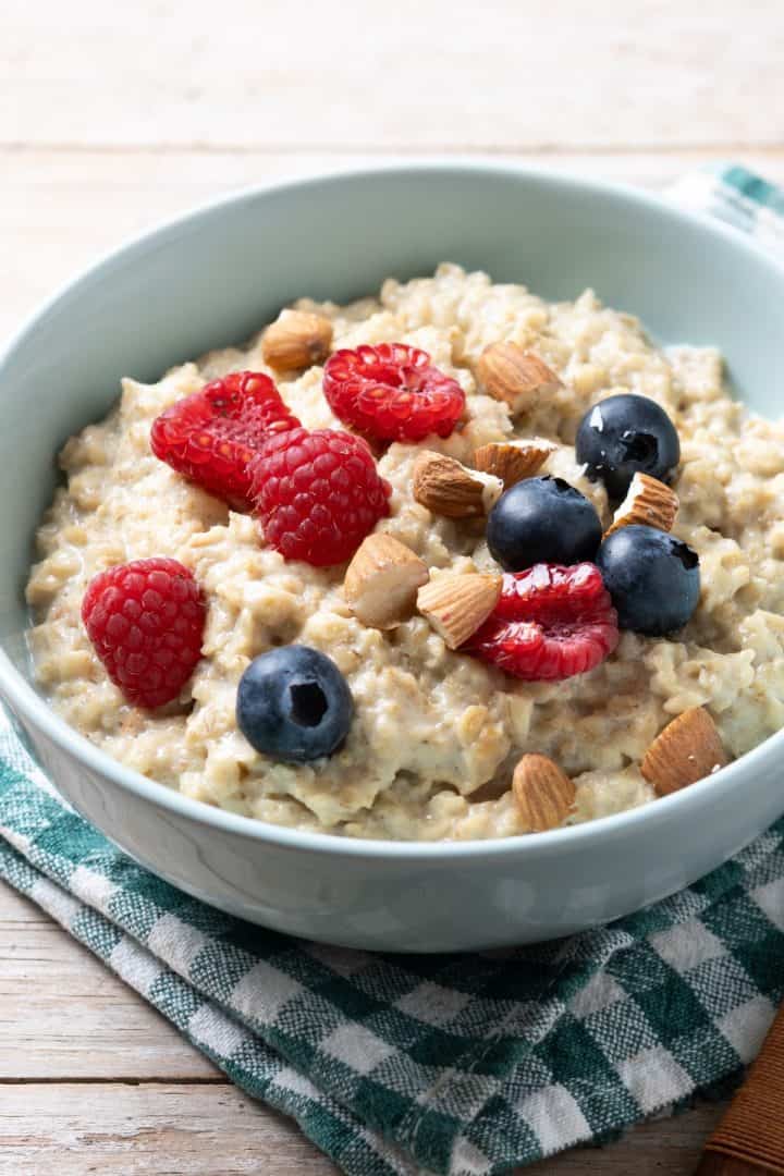 Avena con Leche with blueberries