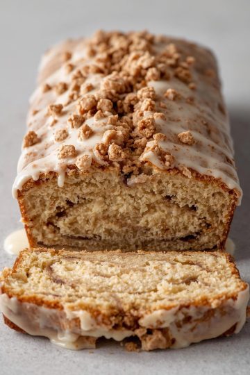 Panque de Canela Cinnamon streusel loaf cake with cream cheese glaze
