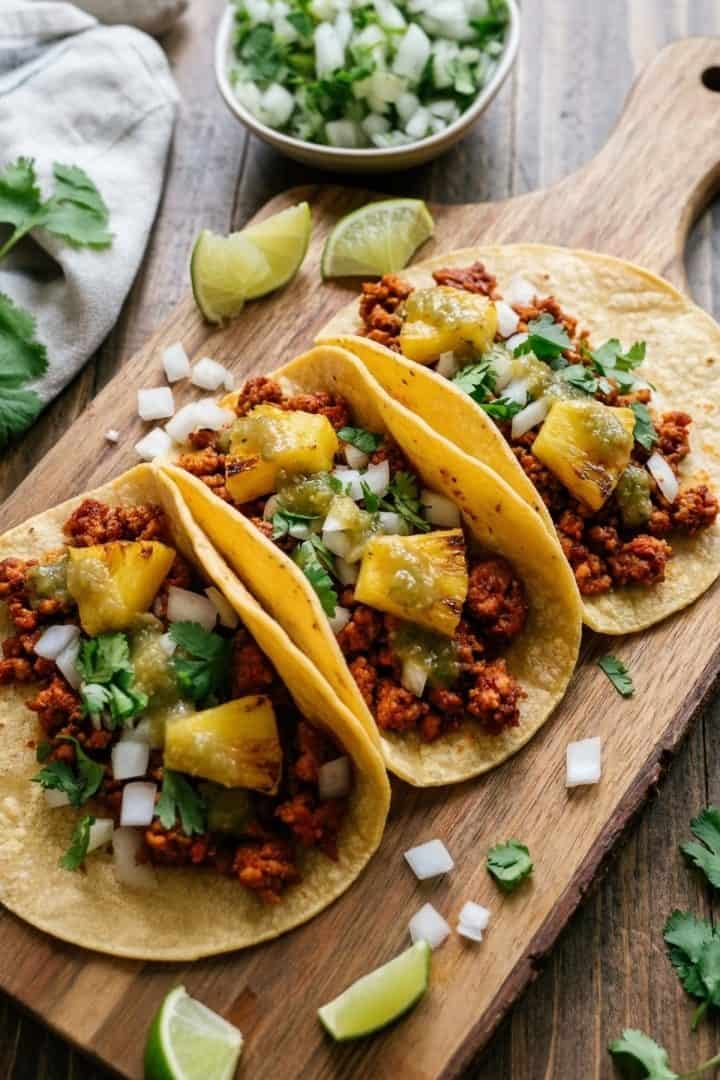 Tacos de Carne Molida Al Pastor con cilantro