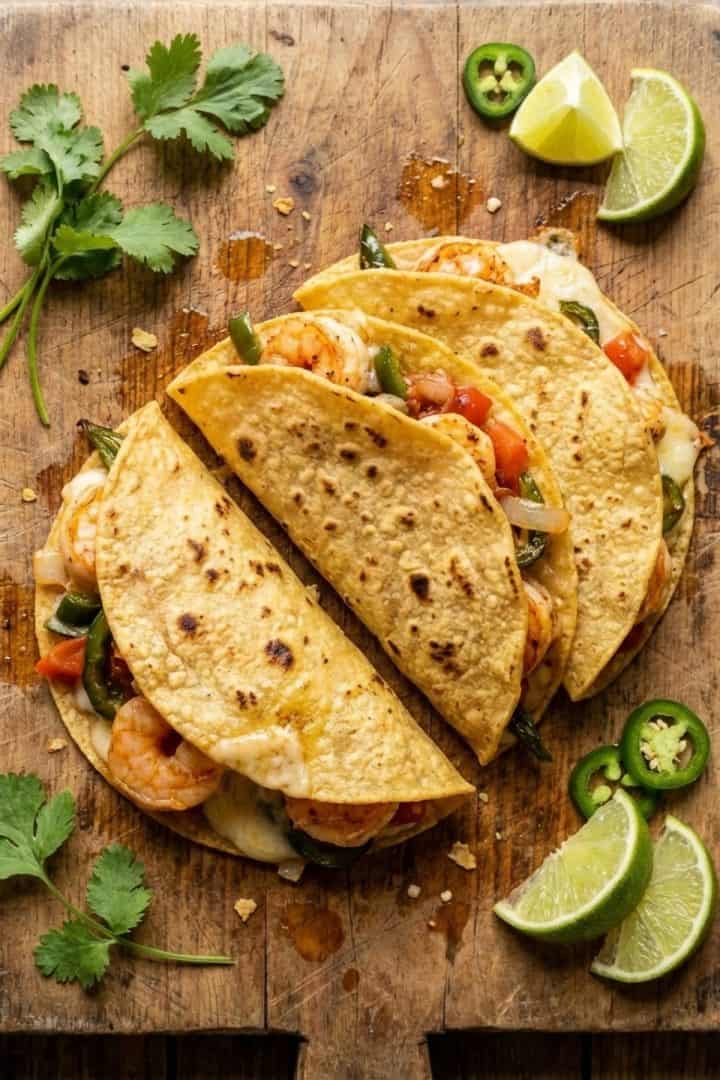 Tacos Gobernador 10 Tacos Governador in a wooden board