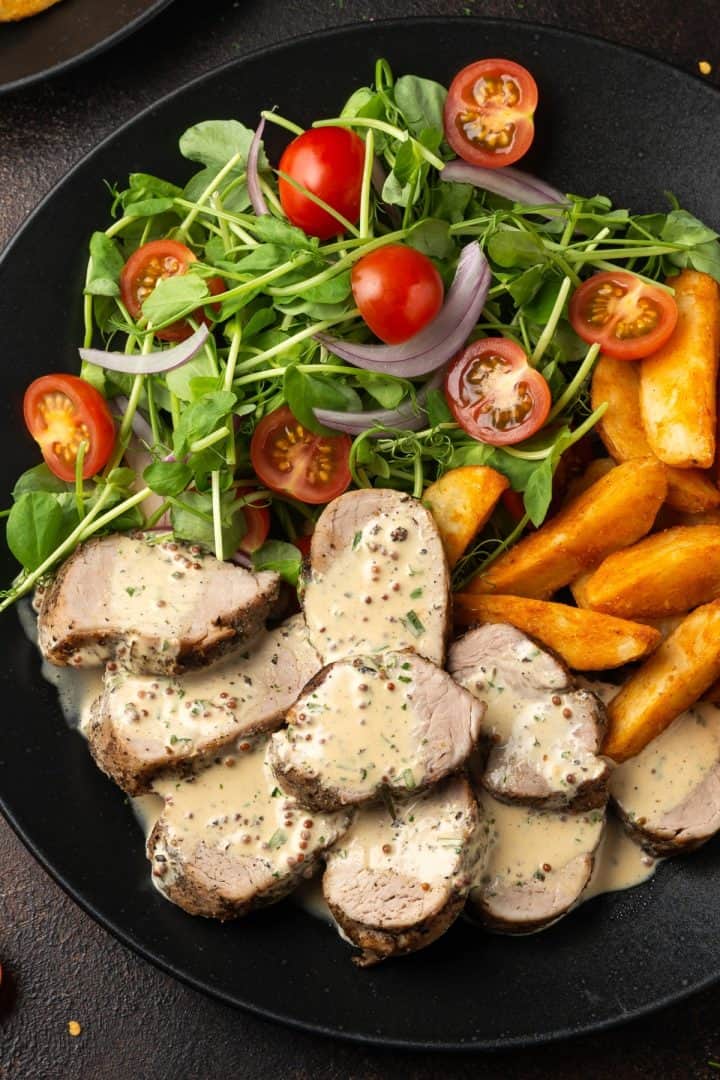 Pork Tenderloin with Mustard Sauce (lomo de cerdo con salsa de mostaza)