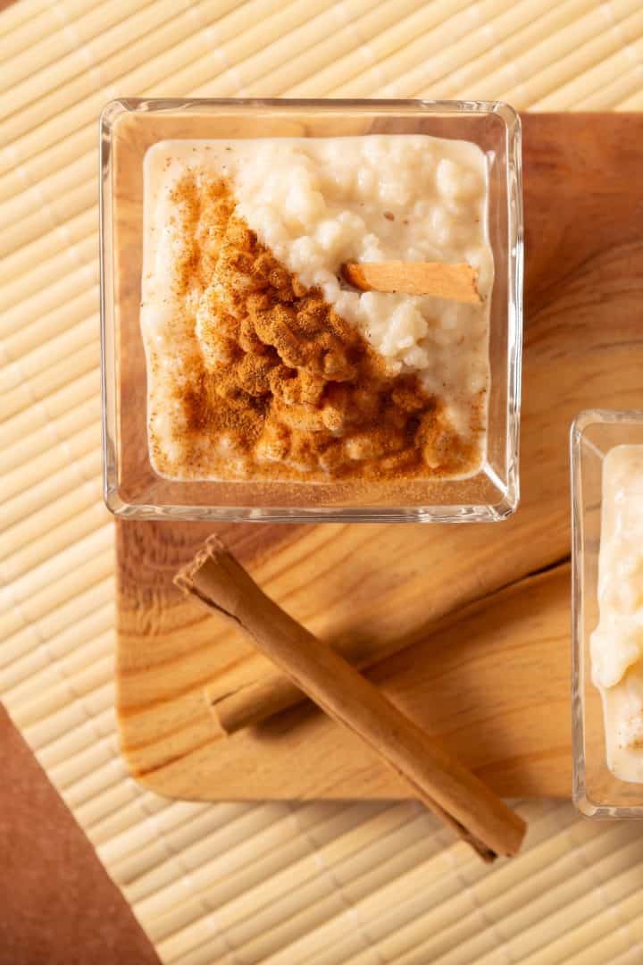 Arroz con Leche in a wooden cutting board