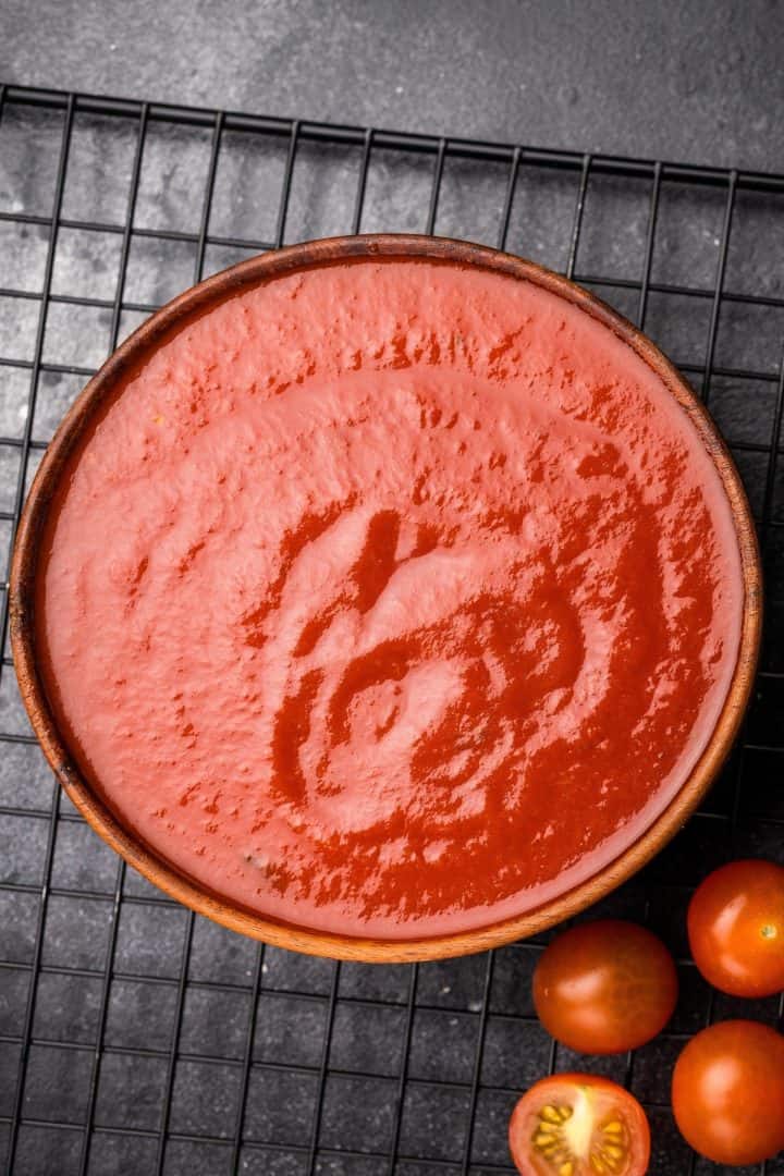 Salsa Para Pupusas top view with tomato